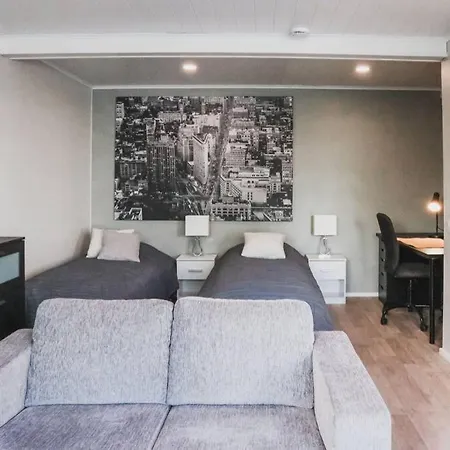 Stylish New Studio Huoneisto