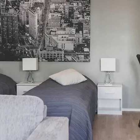 Stylish New Studio Huoneisto
